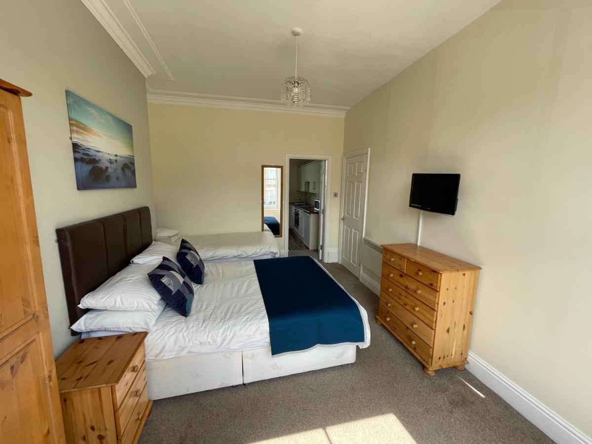 45 The Square Holiday Apartments Scarborough Buitenkant foto